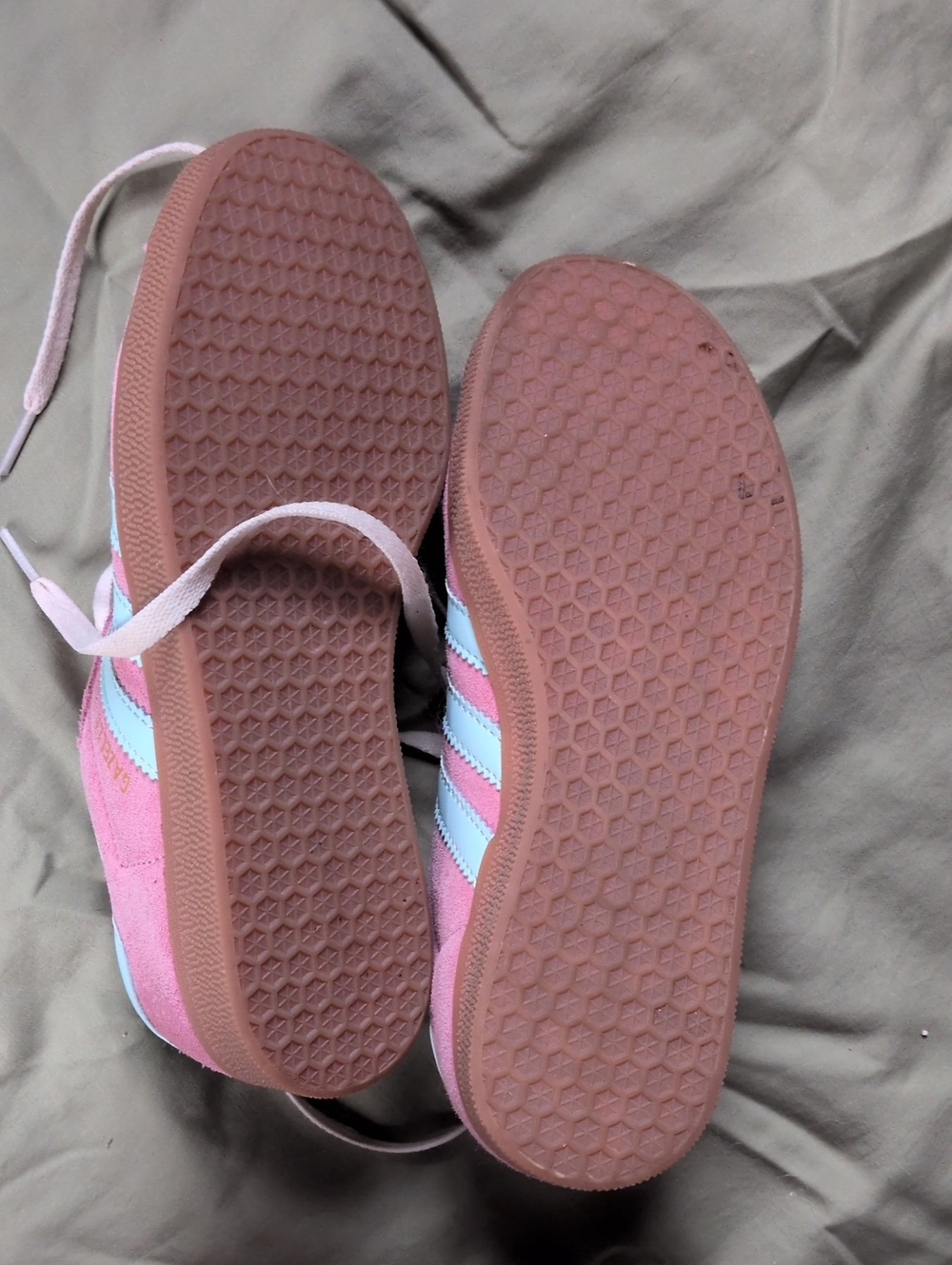 RARE adidas Bliss Pink / Clear / Mint Gazelles Size 6 - Picture 3 of 5